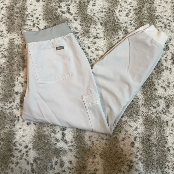 Figs scrubs pants - Picture 3 of 5